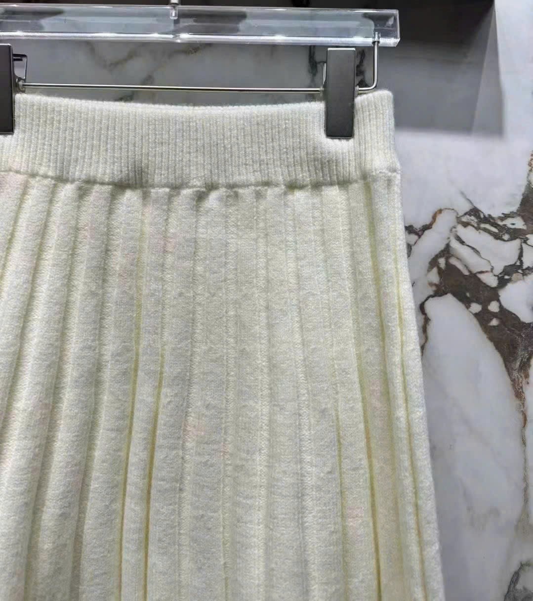 Set áo váy len xám vàng kem Thom Browne 13