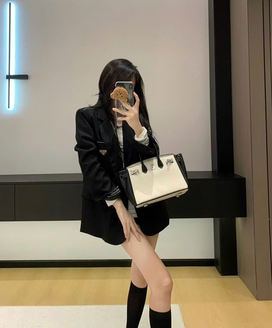 Áo khoác vest đen tay dài phối trắng Prada 3