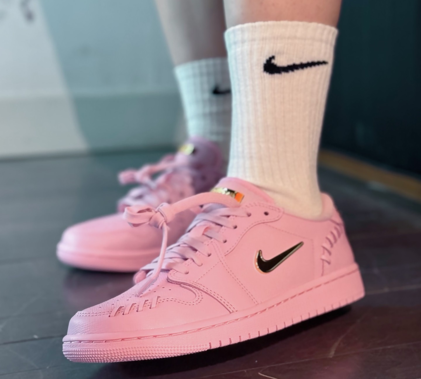 Giày Nike nữ Air Jordan 1 Low Method of Make Womens Shoes Perfect Pink Metallic Gold FN5032-600 9