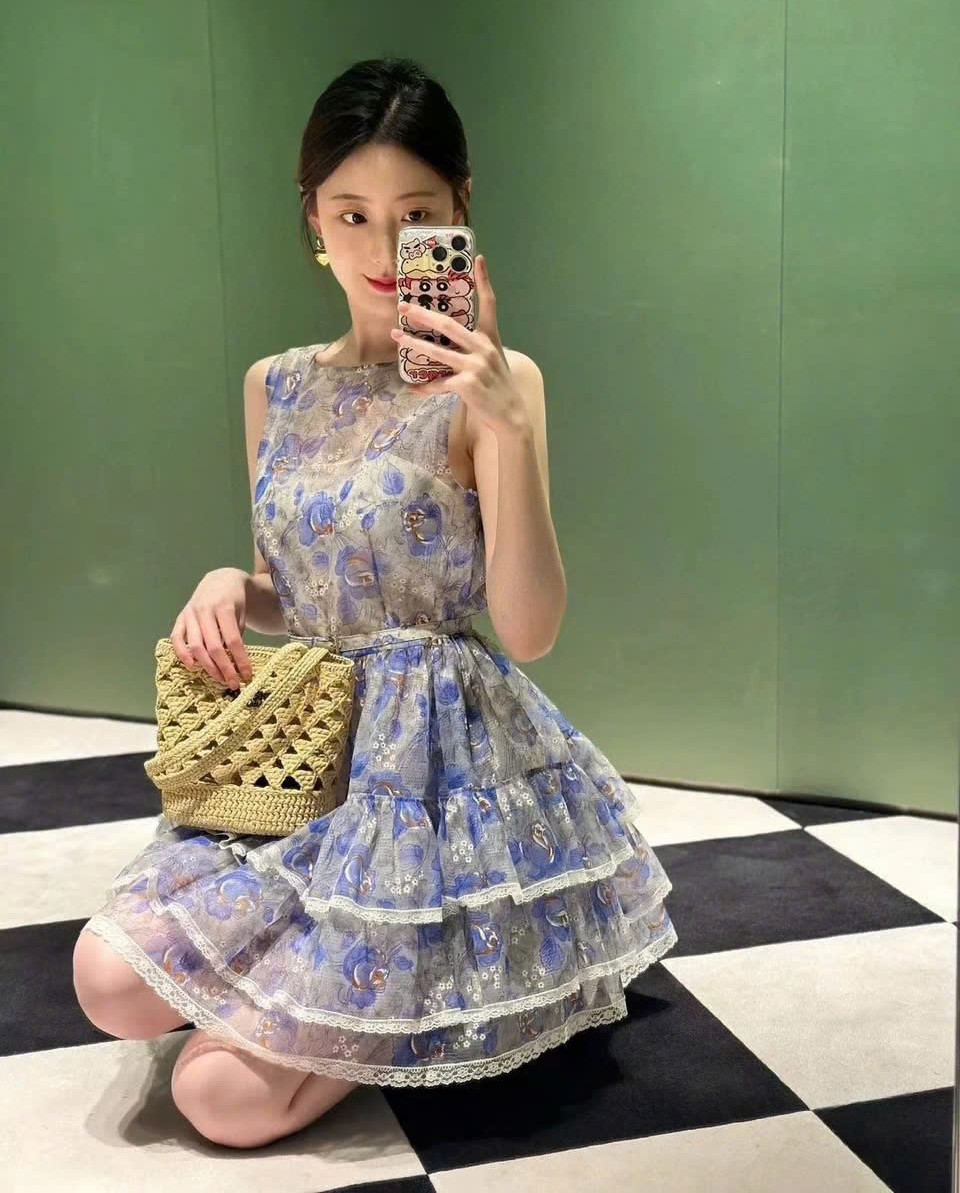 Đầm Prada Floral Ruffle-Trim Woven Mini Dress 2