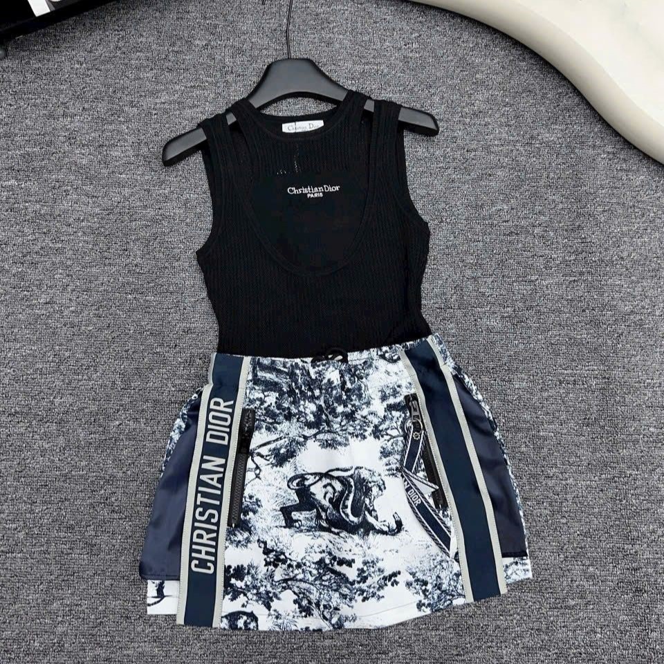 Set áo thun ba lỗ nữ váy ngắn họa tiết Dior 4