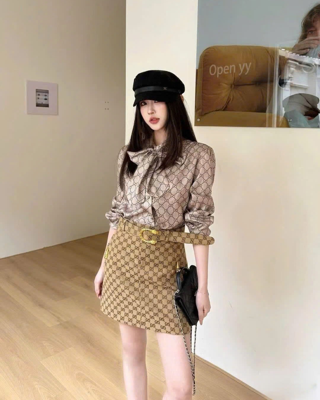 Váy ngắn Gucci nữ kèm thắt lưng họa tiết hãng 5