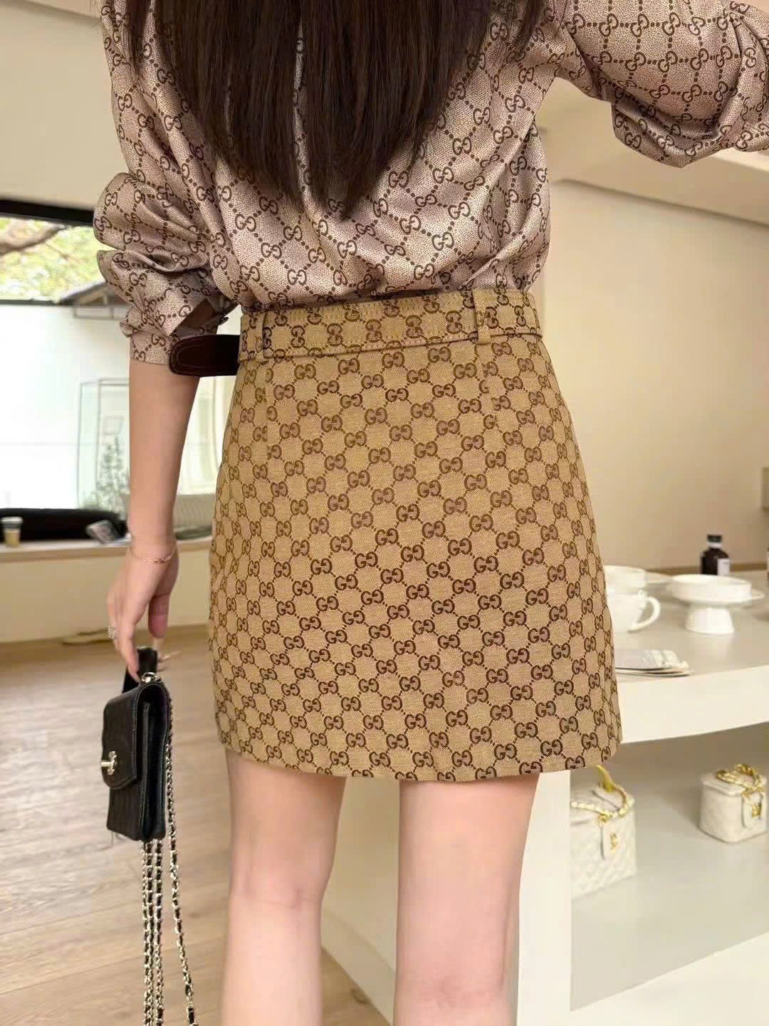 Váy ngắn Gucci nữ kèm thắt lưng họa tiết hãng 11