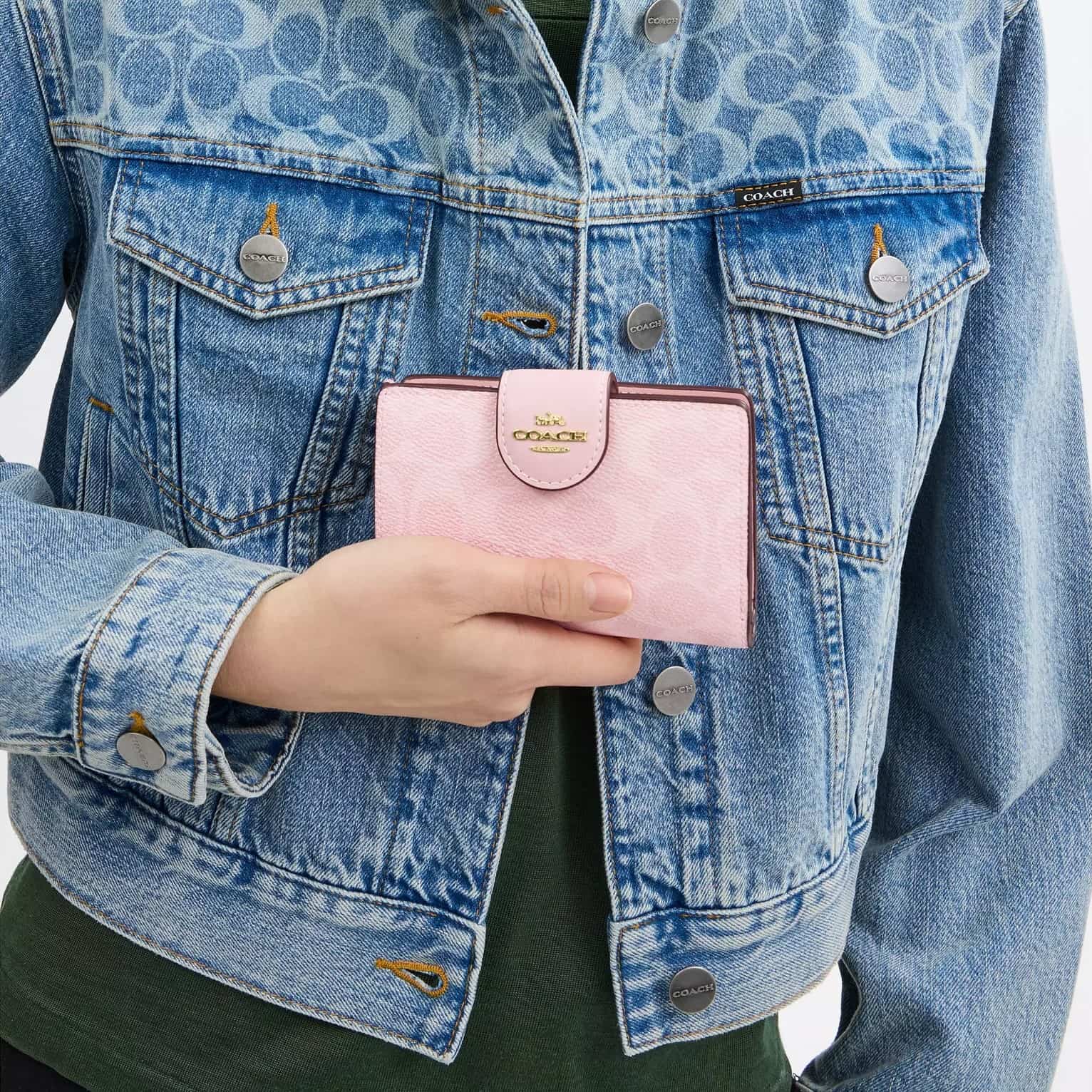 Ví Coach nữ Medium Corner Zip Wallet In Signature Canvas Powder Pink CW786 1