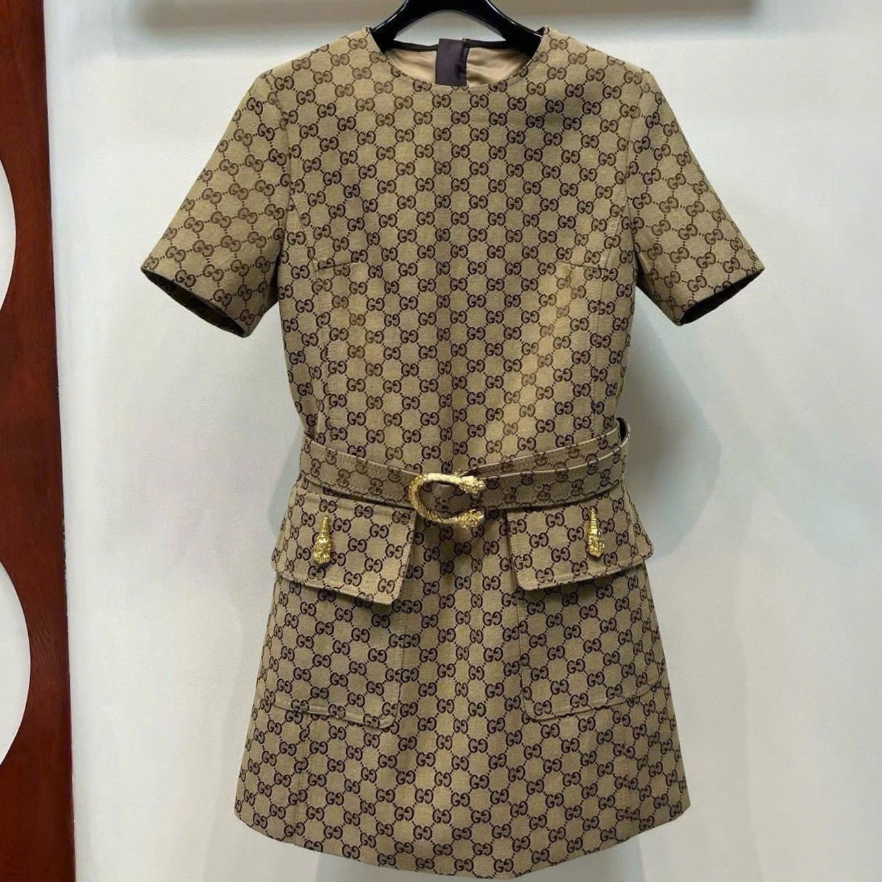 Áo đầm nữ nâu Gucci họa tiết hãng kèm thắt lưng 7