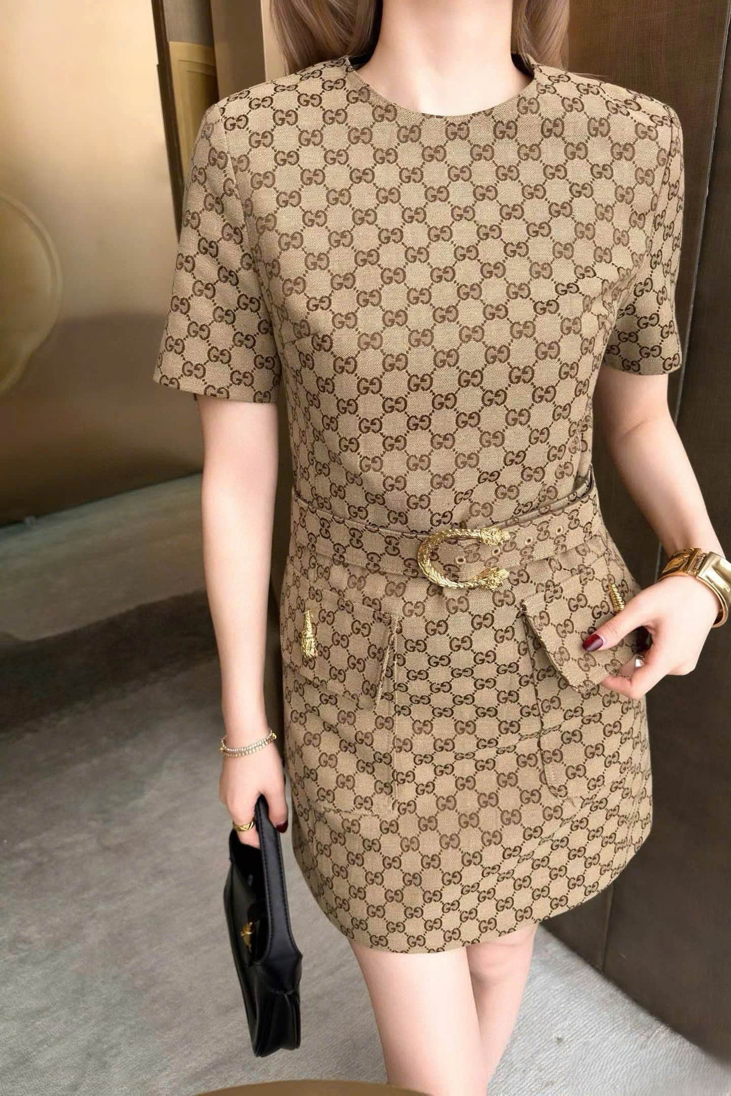 Áo đầm nữ nâu Gucci họa tiết hãng kèm thắt lưng 9