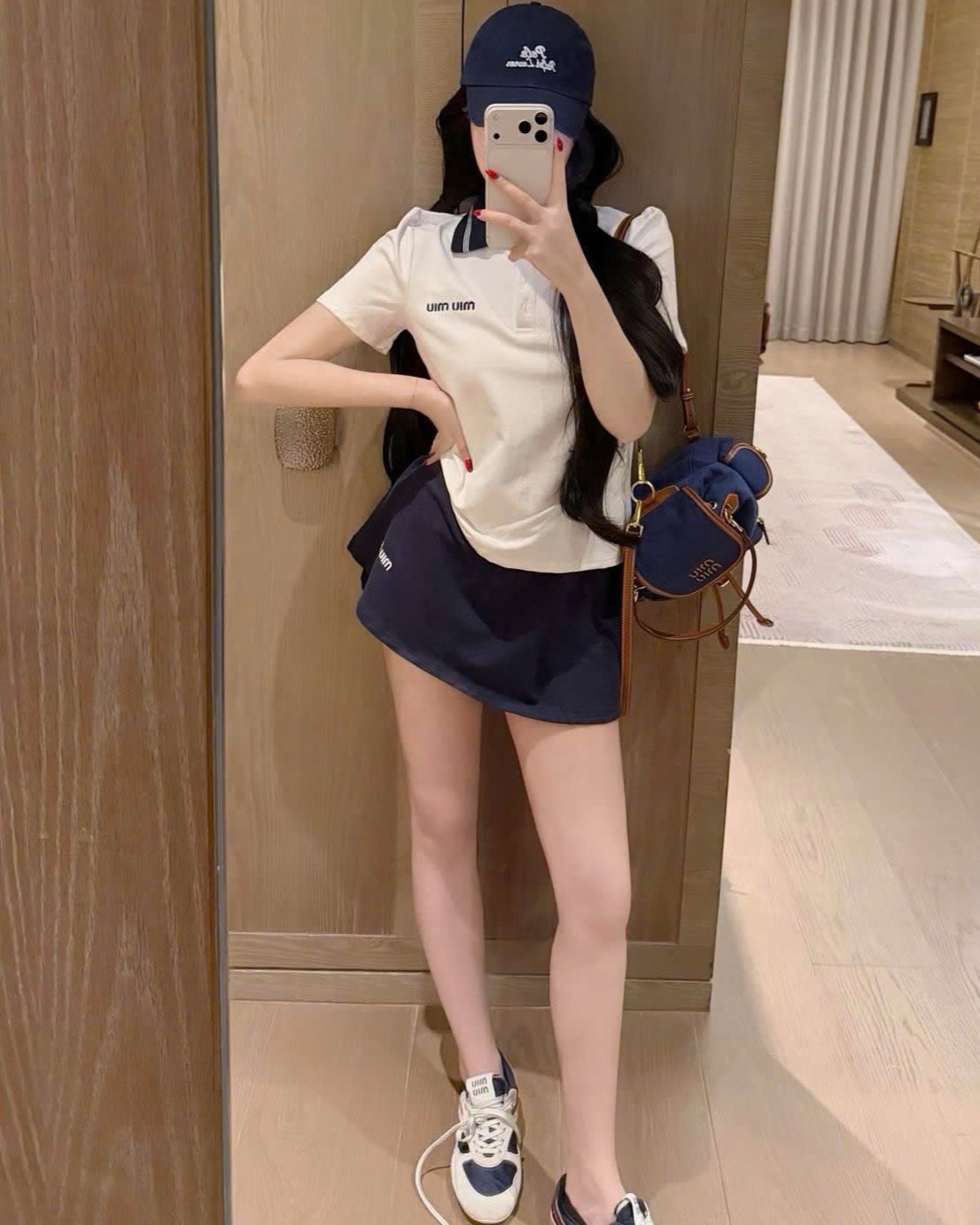 Set áo thun polo váy ngăn trắng Miu Miu 6