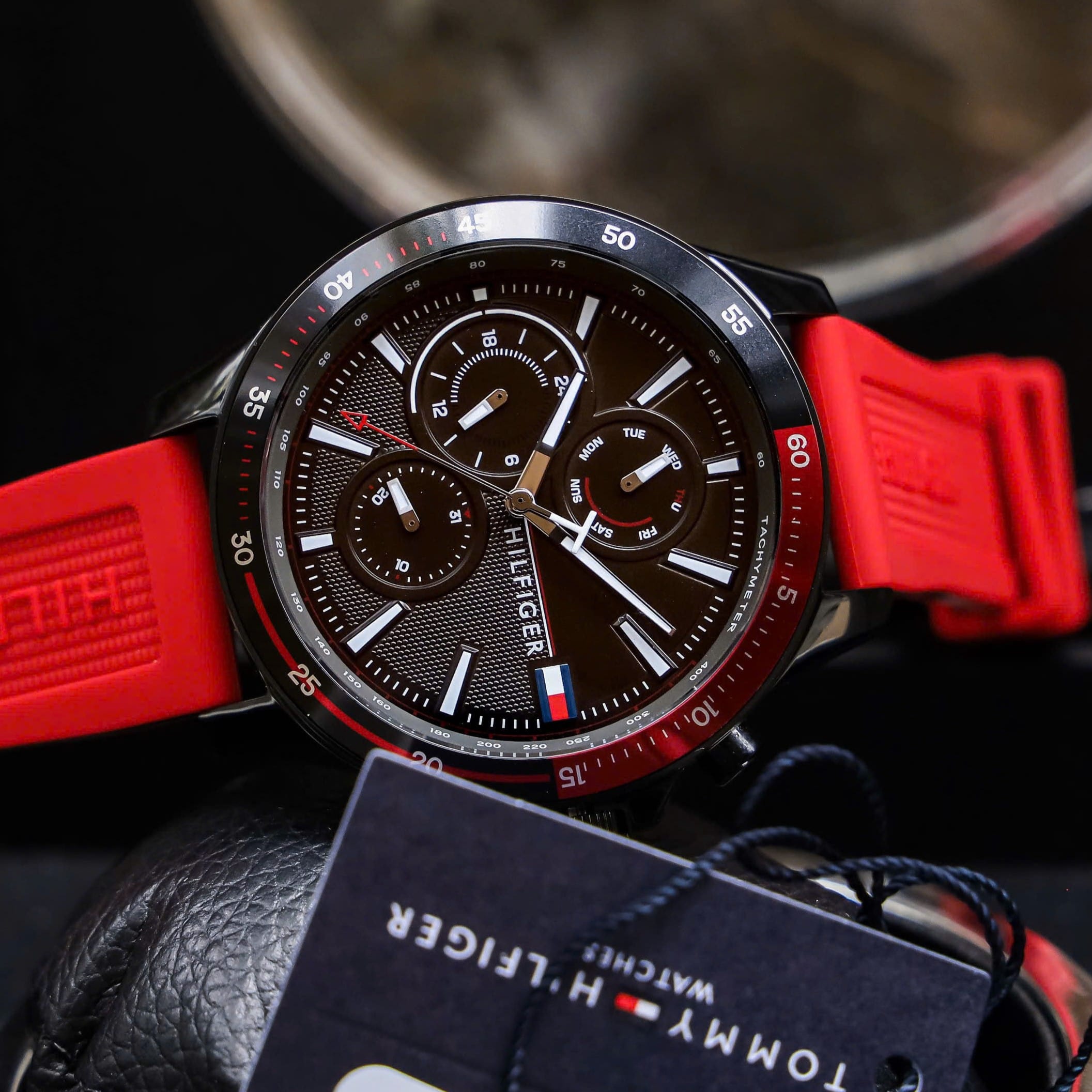 Đồng Hồ Nam Tommy Hilfiger Bank Mens Watch Red Silicone Strap TH1791722 2