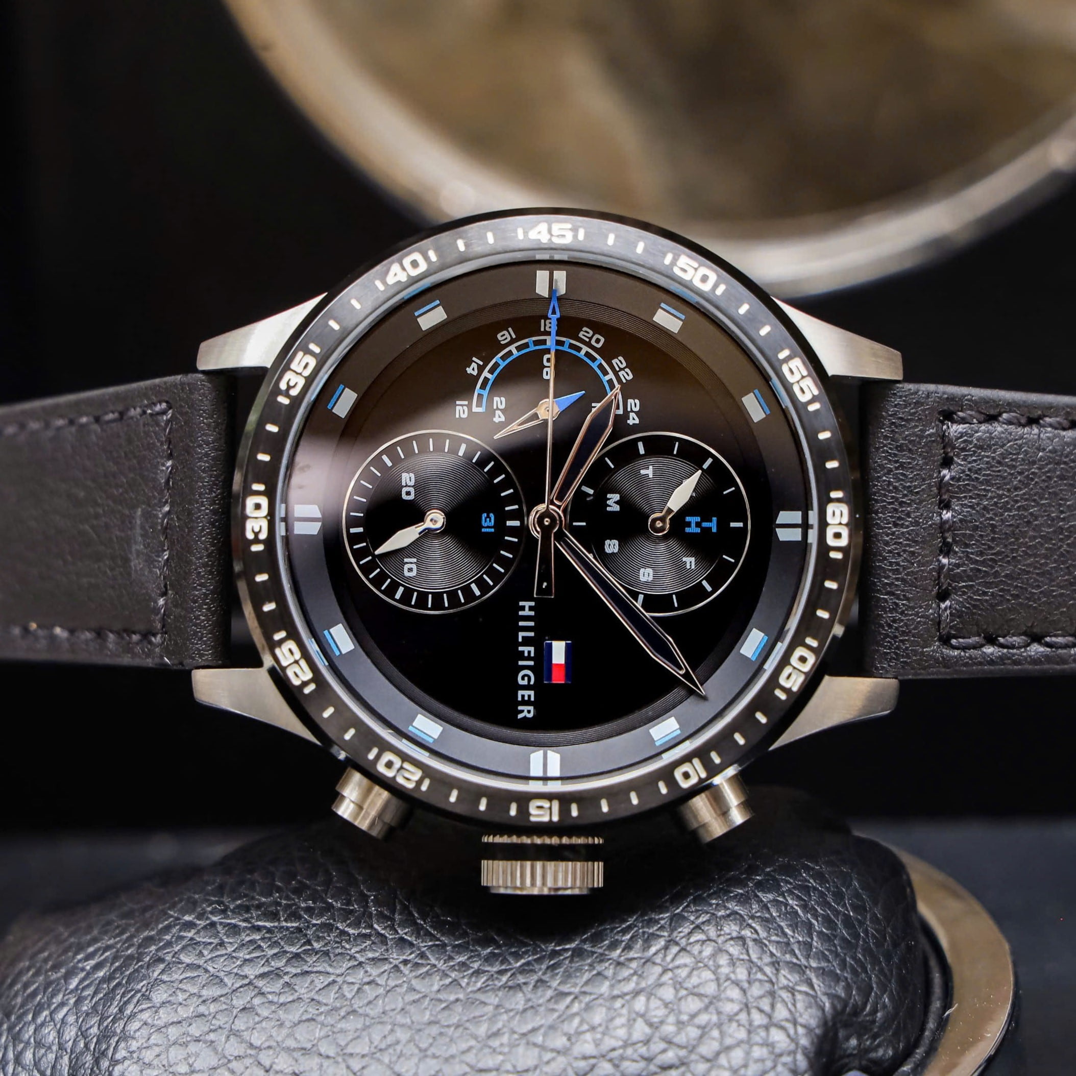 Đồng Hồ Nam Tommy Hilfiger Mens Watch On The Strap Black 1791810 9