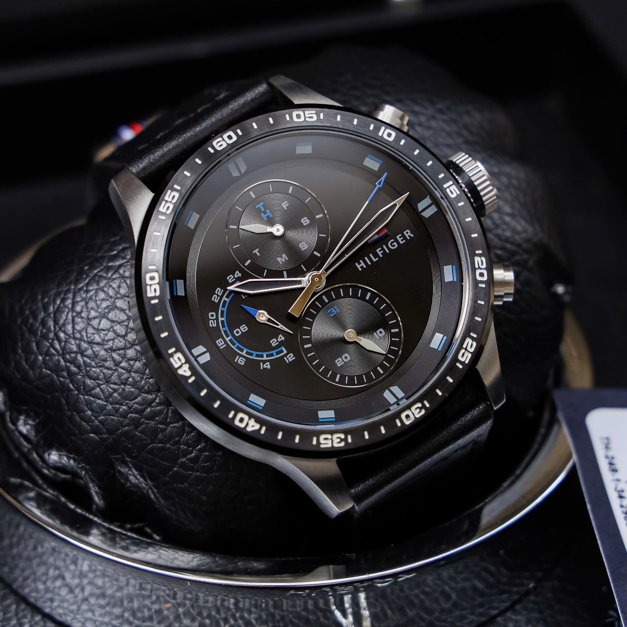 Đồng Hồ Nam Tommy Hilfiger Mens Watch On The Strap Black 1791810 10