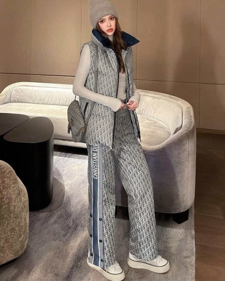 Set áo phao sát nách quần dài họa tiết hãng Dior 4