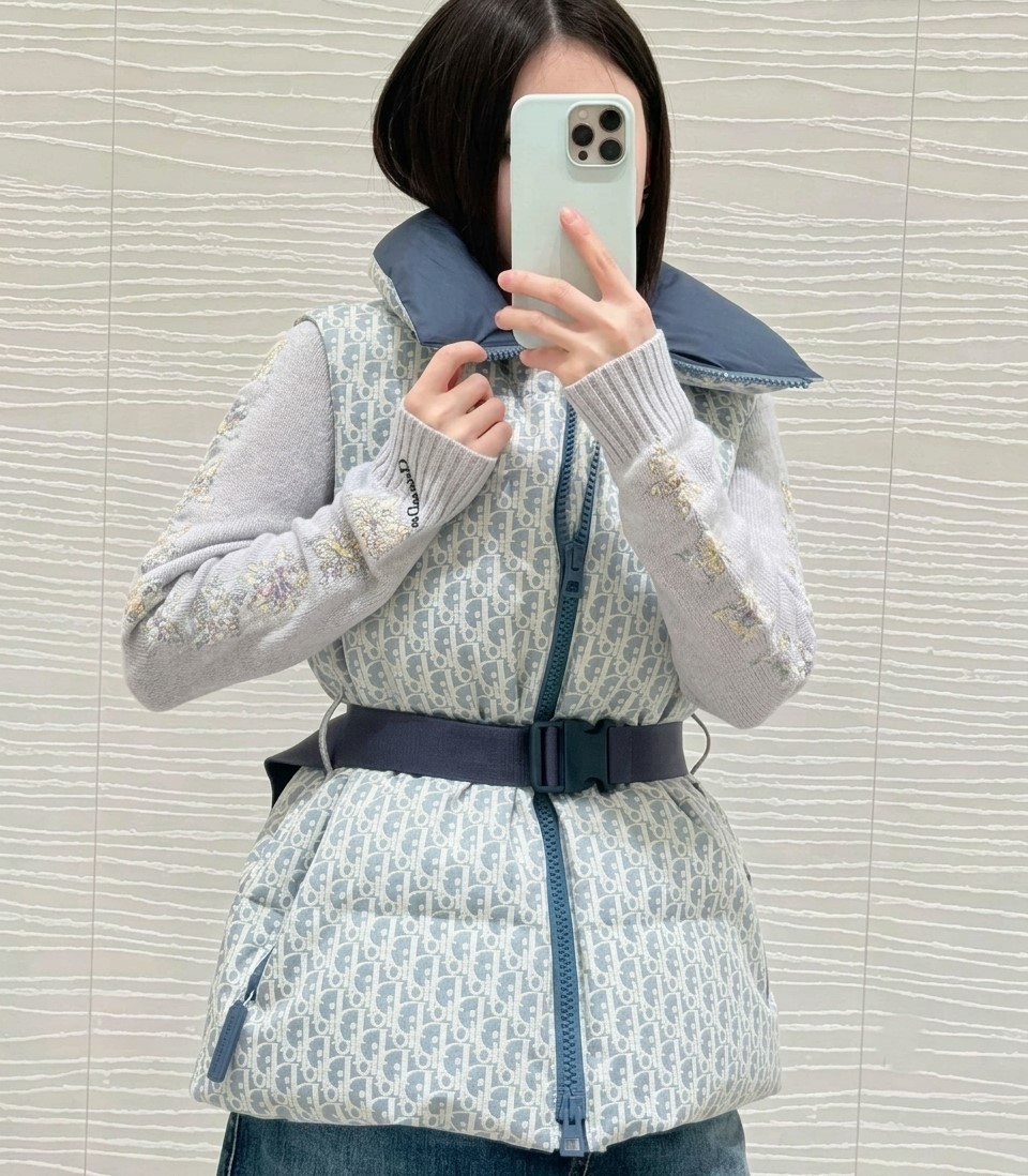 Set áo phao sát nách quần dài họa tiết hãng Dior 6