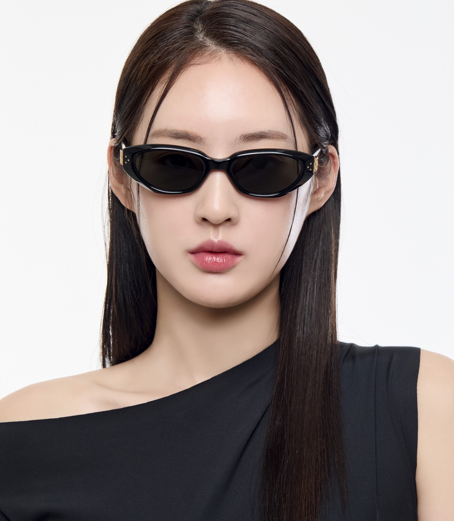 Mắt kính Gentle Monster Duns 01 Modern Cat-Eye Sunglasses In Black Acetate 2