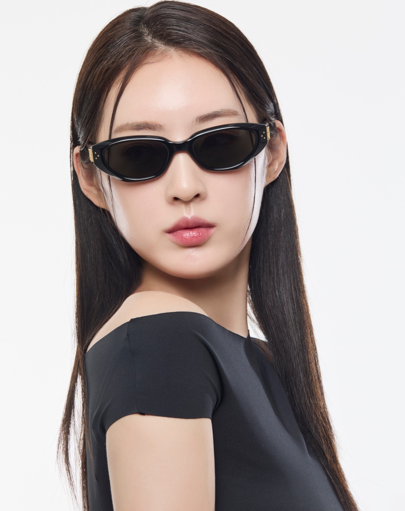 Mắt kính Gentle Monster Duns 01 Modern Cat-Eye Sunglasses In Black Acetate 5