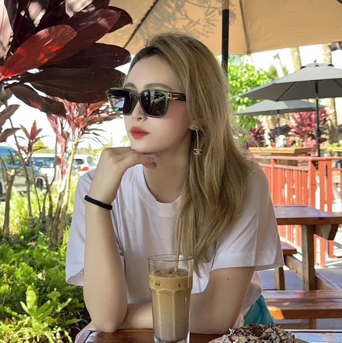 Kính Dior DiorSignature S7F Deep Brown Tortoiseshell-Effect Square Sunglasses 8