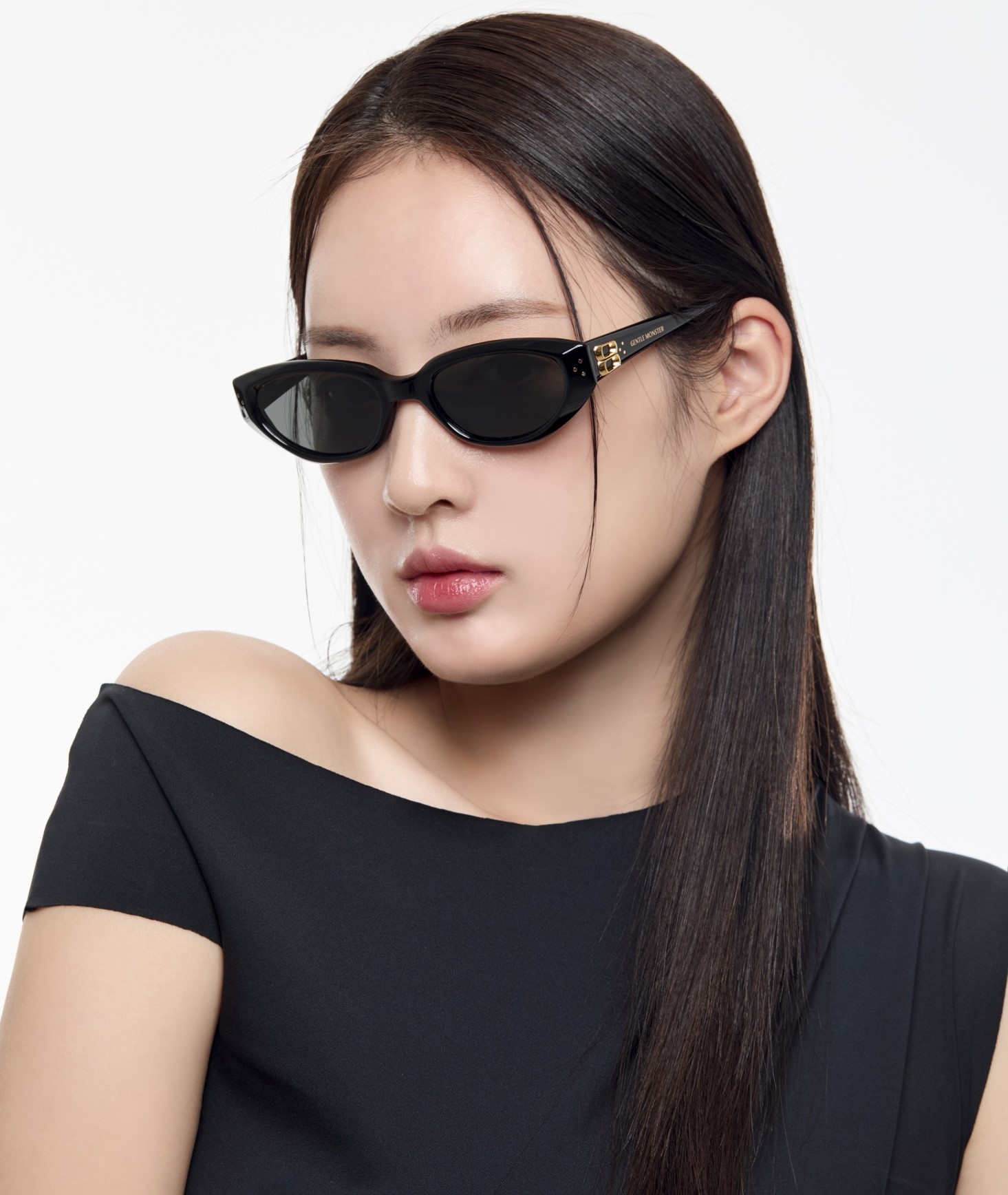 Mắt kính Gentle Monster Duns 01 Modern Cat-Eye Sunglasses In Black Acetate 18