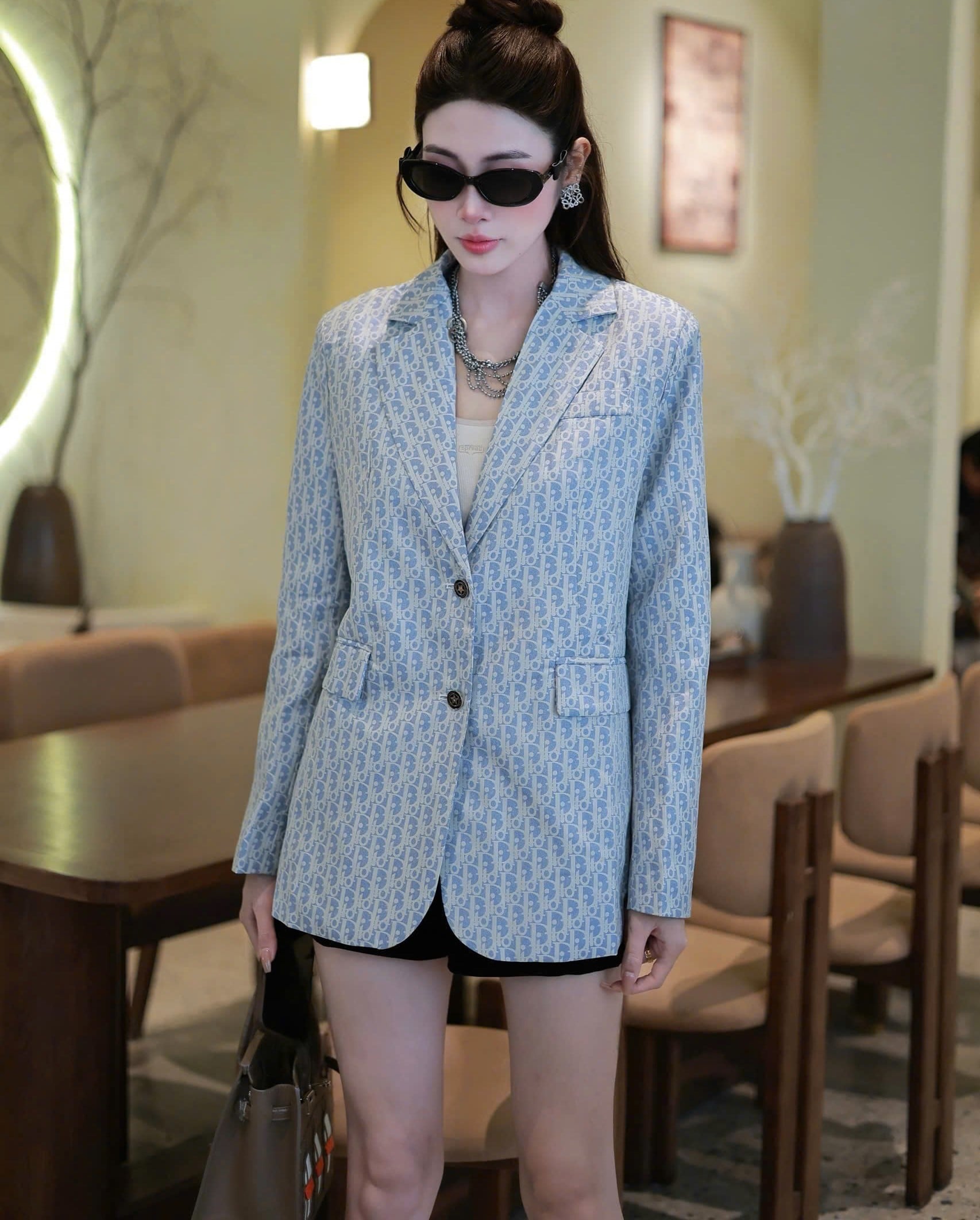 Áo khoác vest nữ xanh dương họa tiết hãng Dior 3