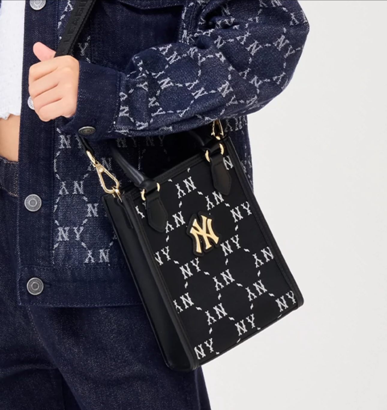 Túi MLB Korea Diamond Monogram Mini Tote Bag New York Yankees Black 7ACRMD34N-50BKS 4