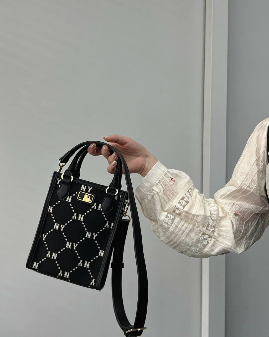 Túi MLB Korea Diamond Monogram Mini Tote Bag New York Yankees Black 7ACRMD34N-50BKS 12