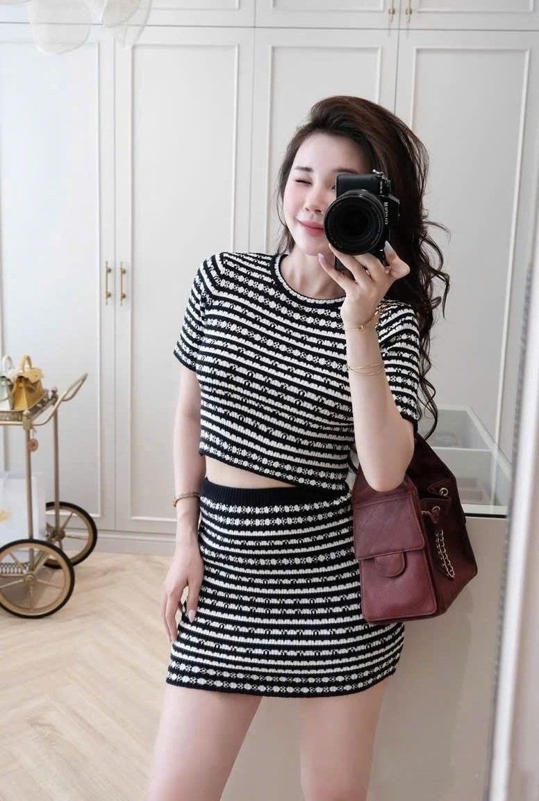 Set áo váy thun sọc ngang đen trắng LV 4
