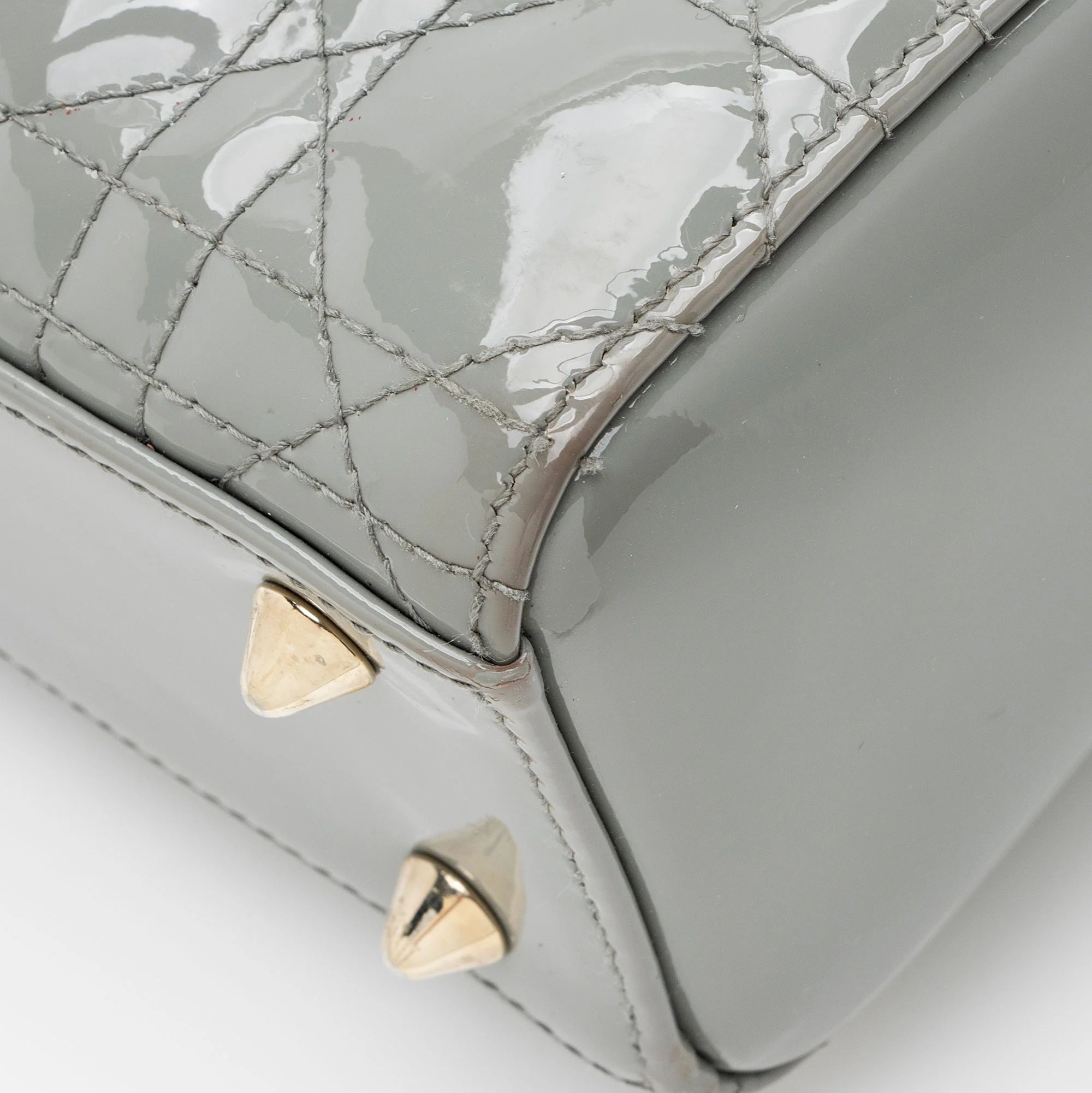 Túi Dior Small Lady Dior Bag Stone Gray Patent Cannage Calfskin 1
