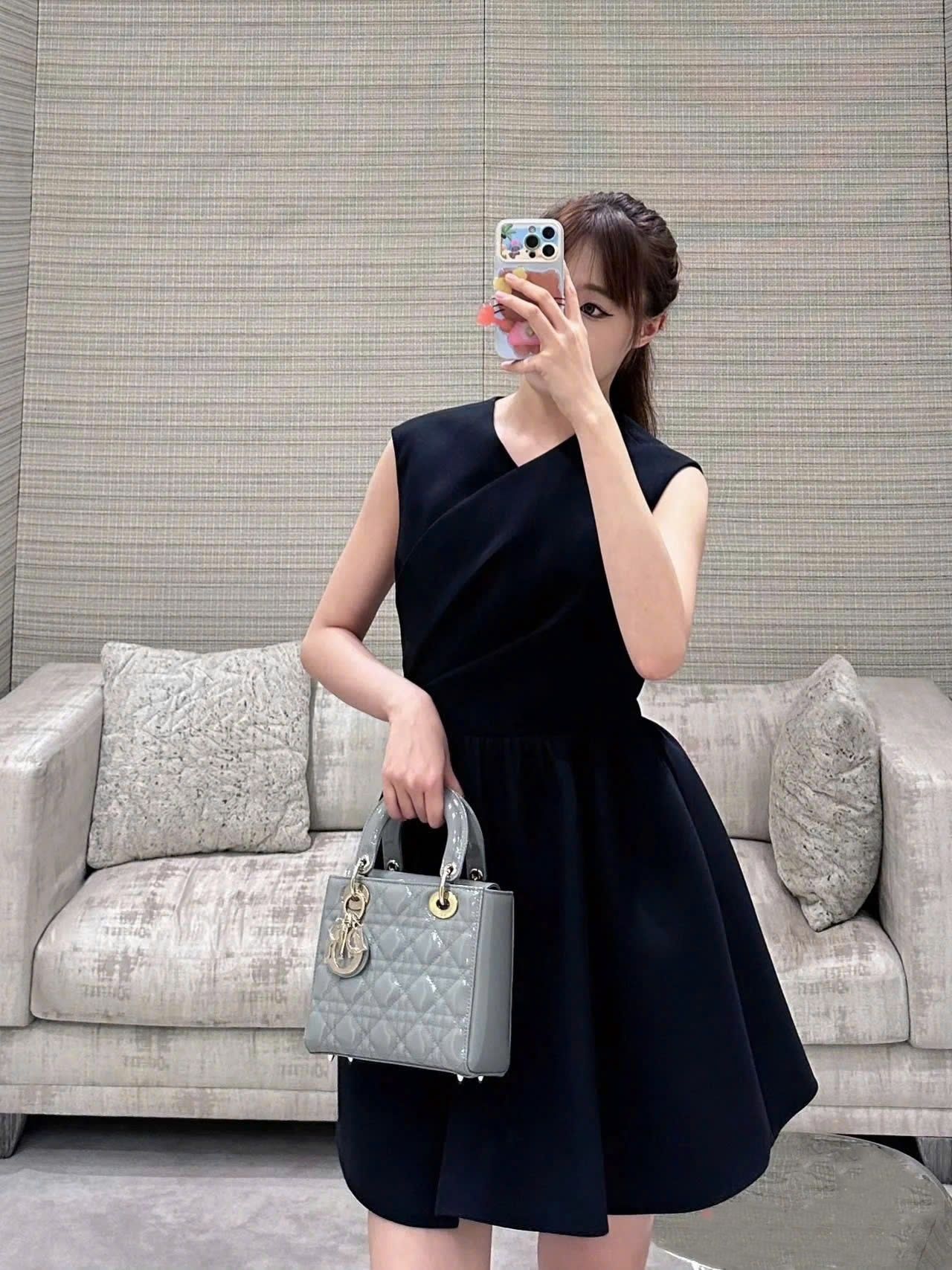 Túi Dior Small Lady Dior Bag Stone Gray Patent Cannage Calfskin 13