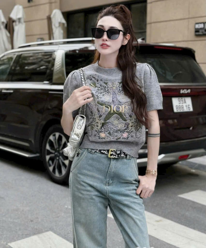 Áo len xám Dior họa tiết ngôi sao 7