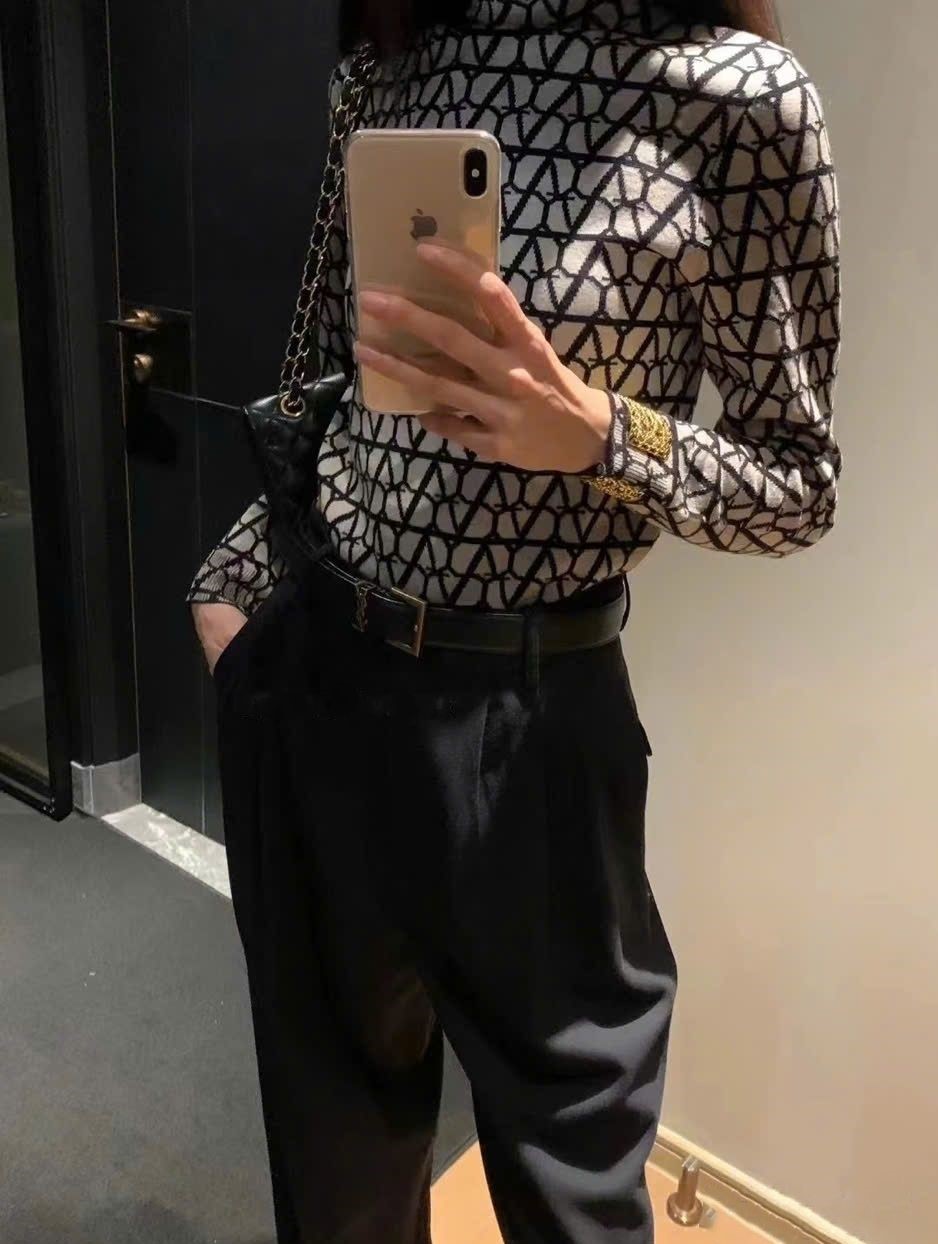 Áo Valentino cổ lọ tay dài 7