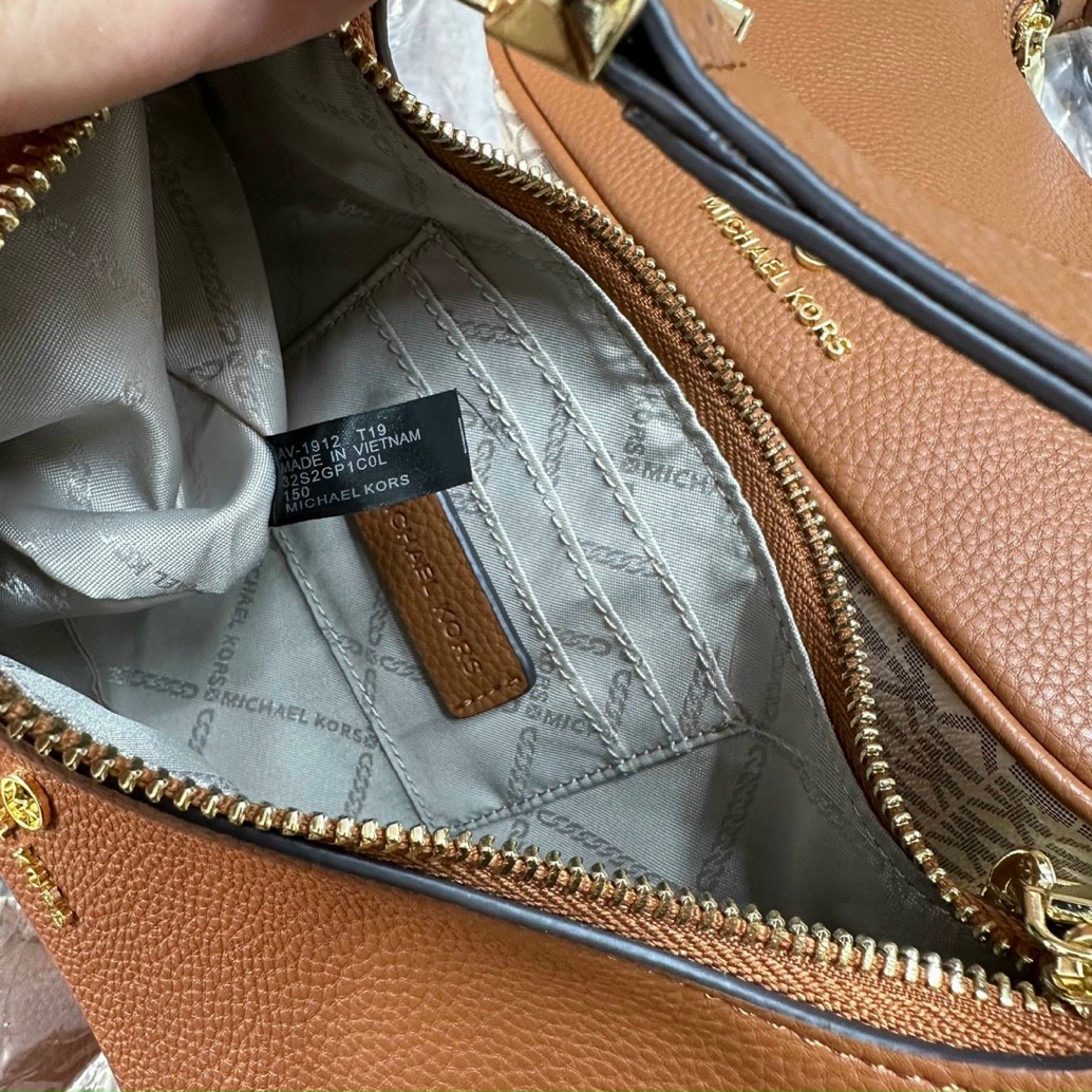 Michael Kors Wallet on chain  Shopee Philippines