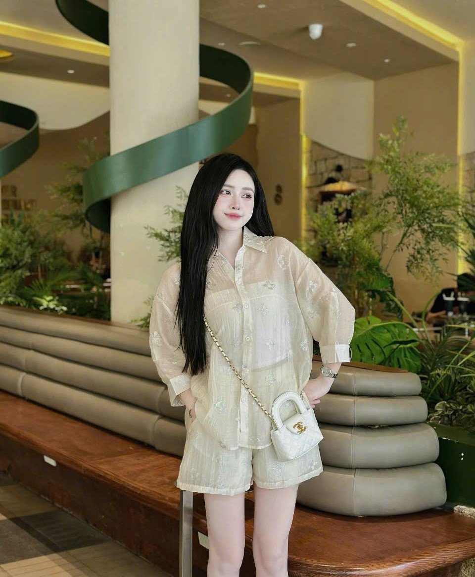 Set bộ nữ áo sơ mi tay dài quần short ngắn Louis Vuitton 4