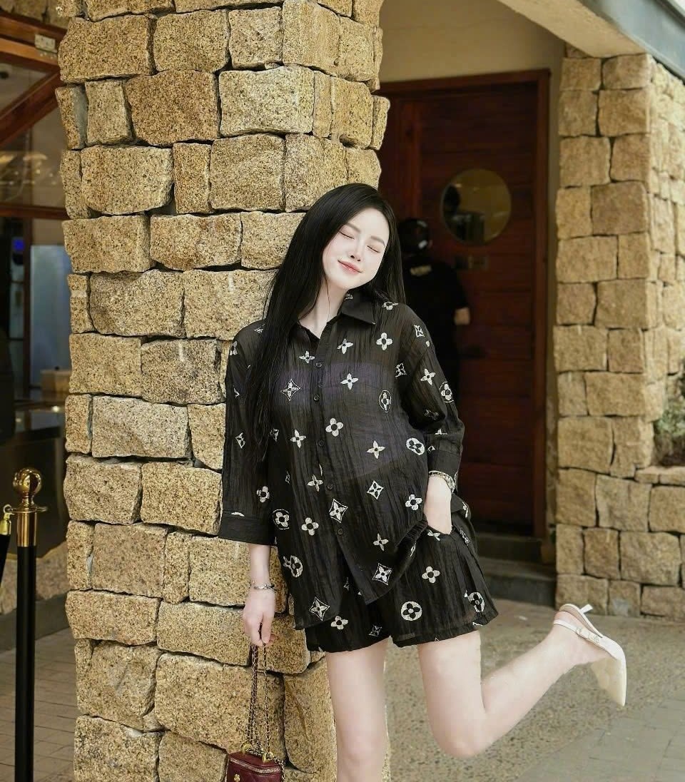 Set bộ nữ áo sơ mi tay dài quần short ngắn Louis Vuitton 5