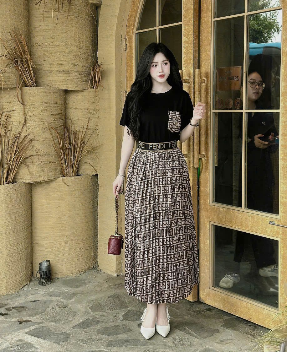 Set váy dài áo thun tay ngắn Fendi 3