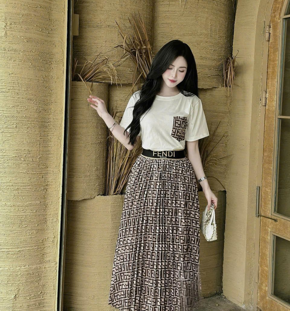 Set váy dài áo thun tay ngắn Fendi 4