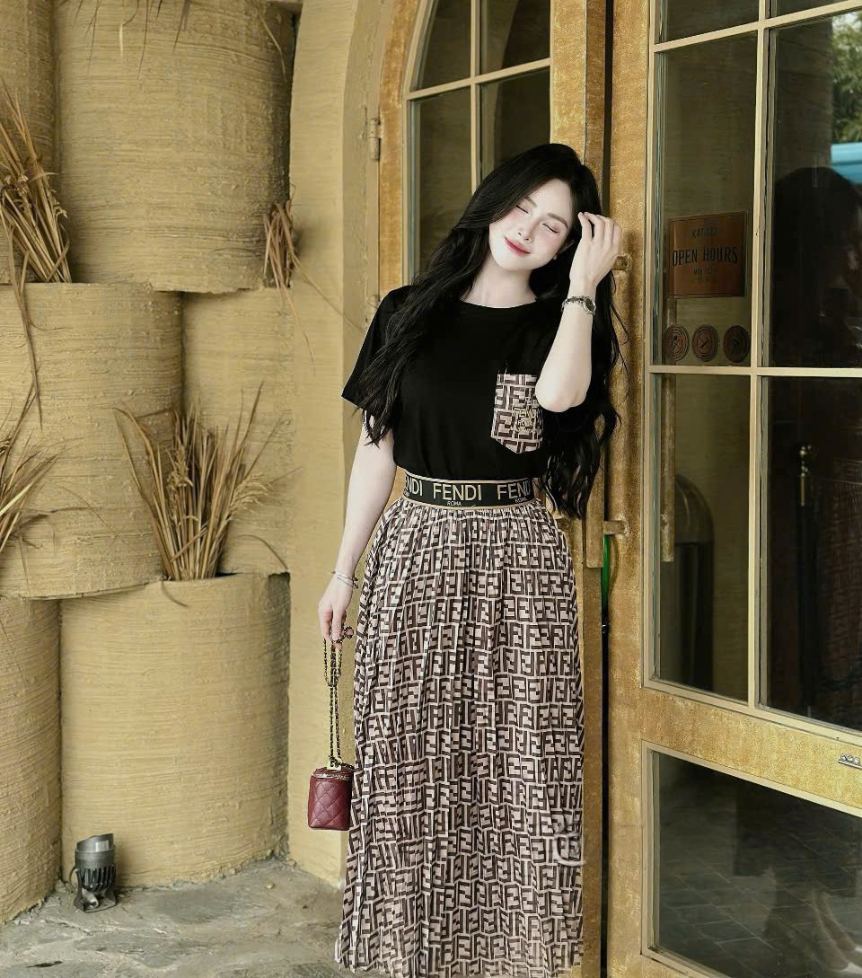 Set váy dài áo thun tay ngắn Fendi 8