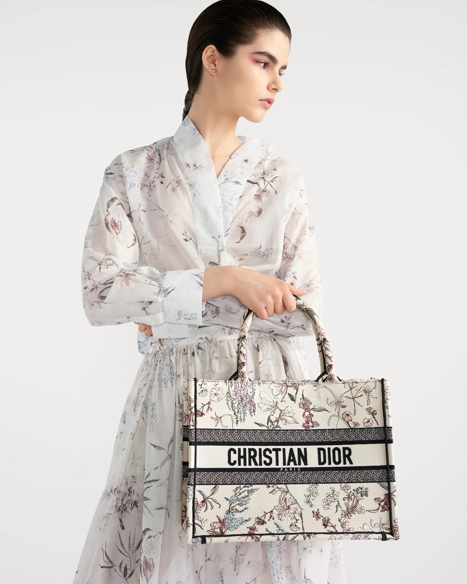 Túi cầm tay nữ Medium Dior Book Tote Beige Millefiori Embroidery 7