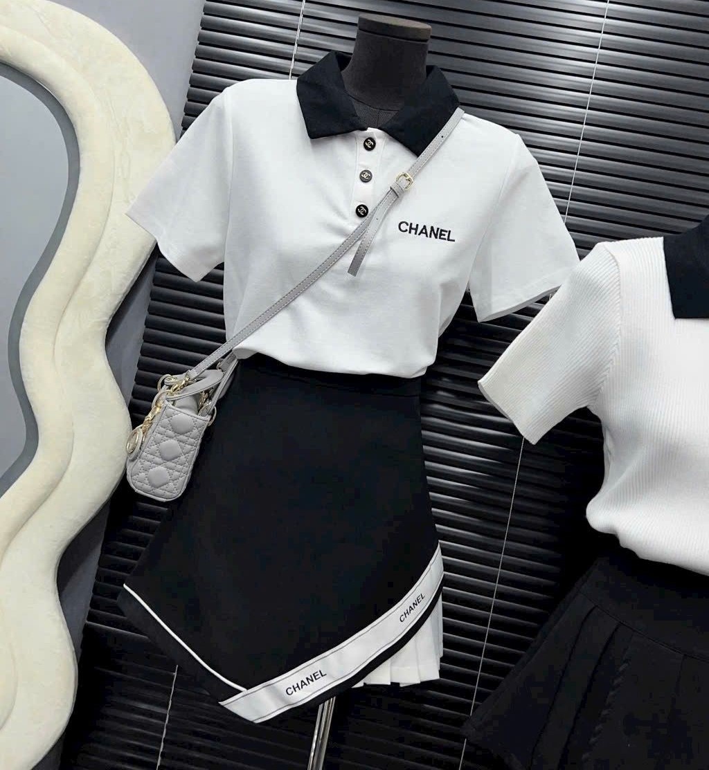 Set áo thun polo váy ngắn trắng đen Chanel 2