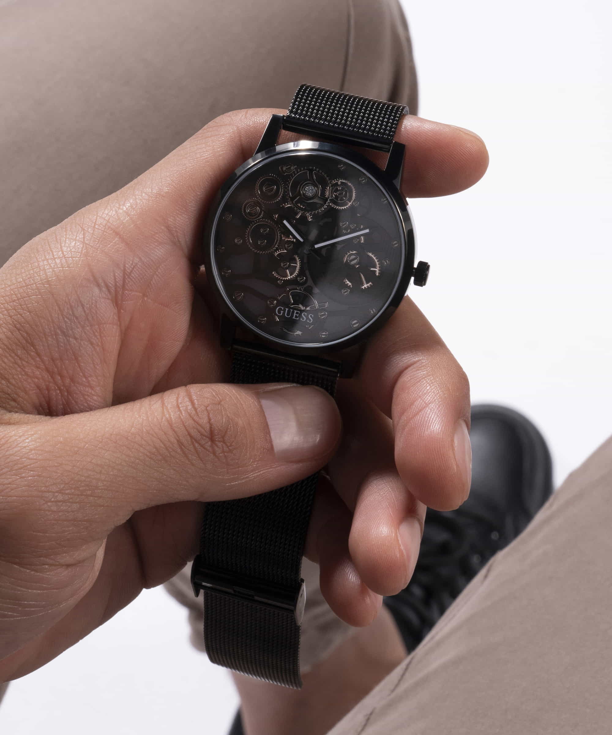 ĐỒNG HỒ NAM GUESS ANALOG WATCH FOR MEN BLACKMESH POLISHED BRACELET GW0538G3 8