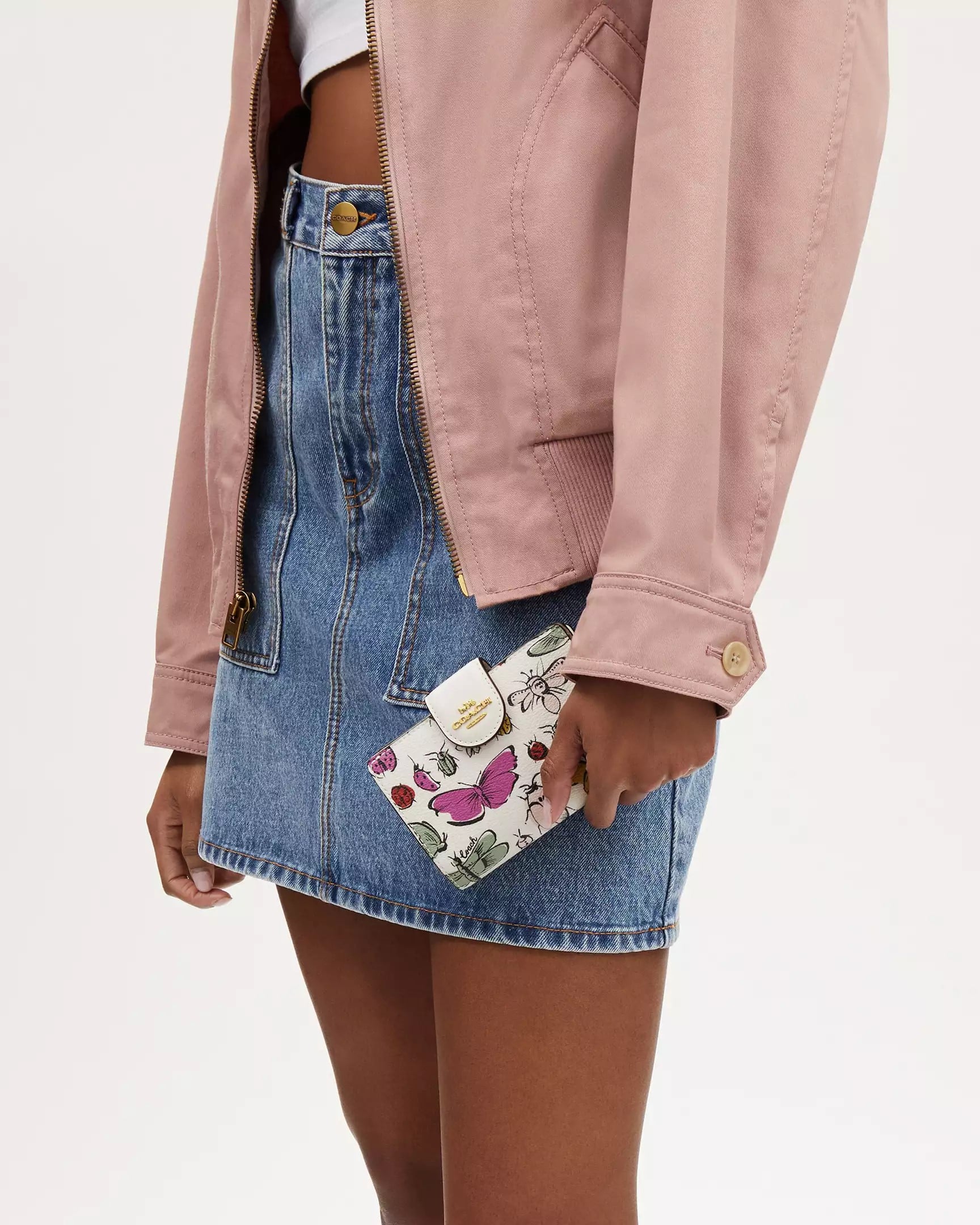 VÍ COACH NGẮN MEDIUM CORNER ZIP WALLET WITH CREATURE PRINT CR936 2