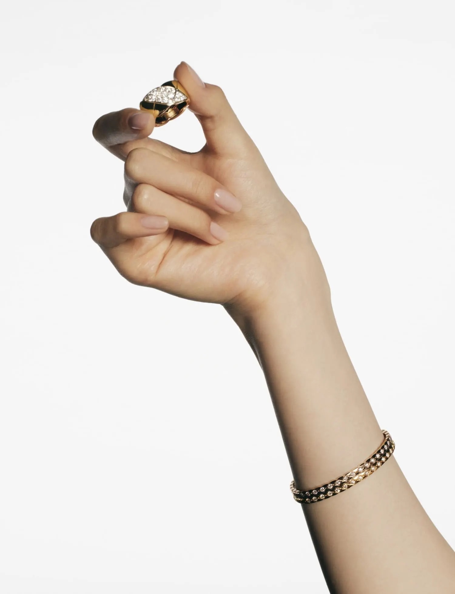 Vòng tay Chanel Coco Crush J12326 9