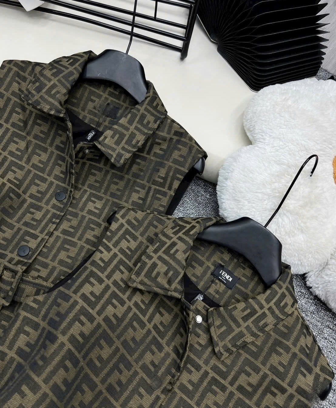 Áo gile nữ Fendi kèm thắt lưng 1