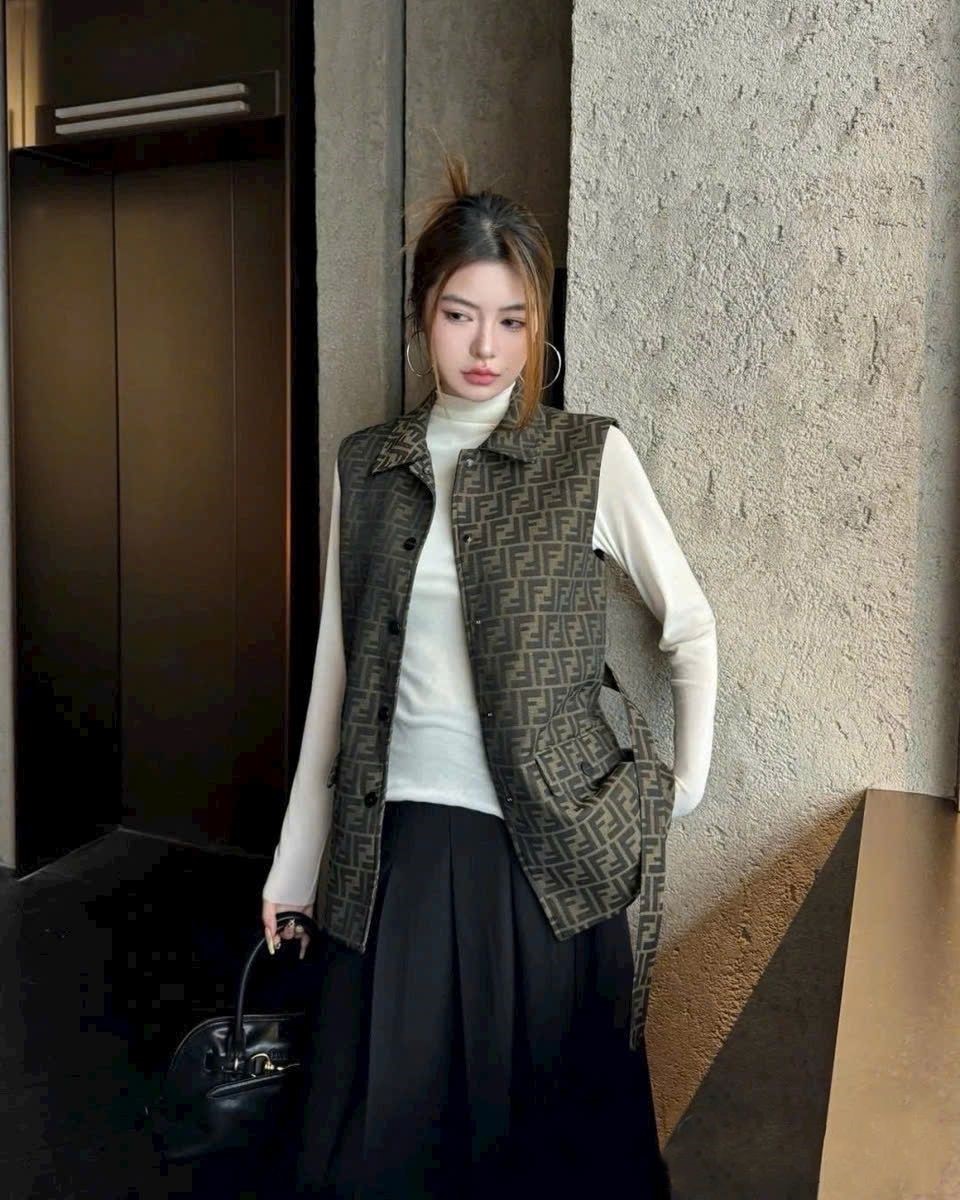 Áo gile nữ Fendi kèm thắt lưng 9