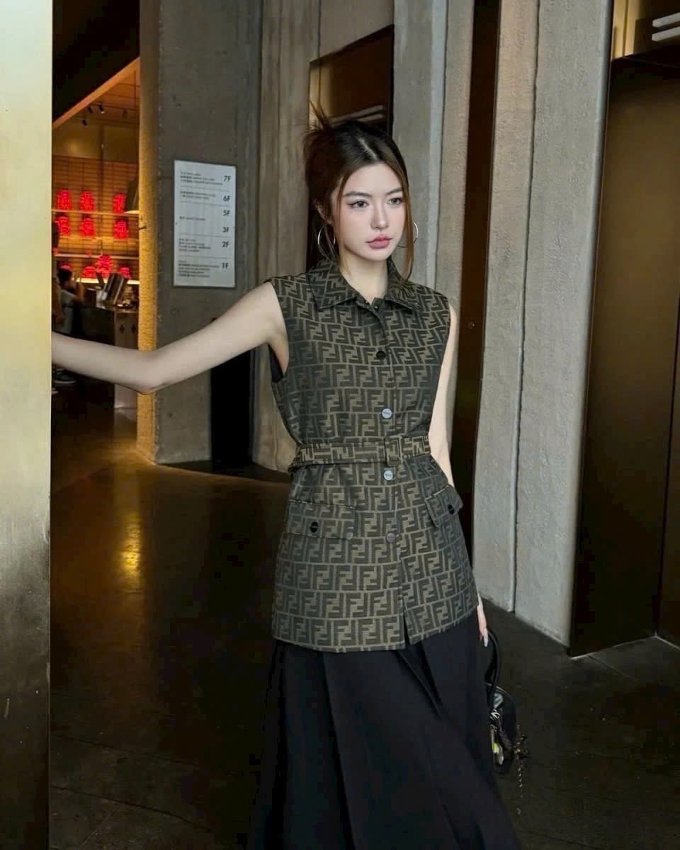 Áo gile nữ Fendi kèm thắt lưng 13