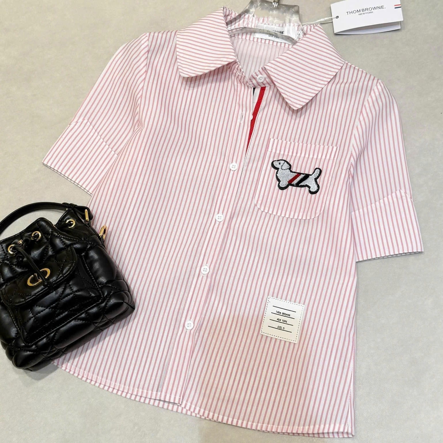 Áo sơ mi nhiều màu Thom Browne họa tiết chó 7