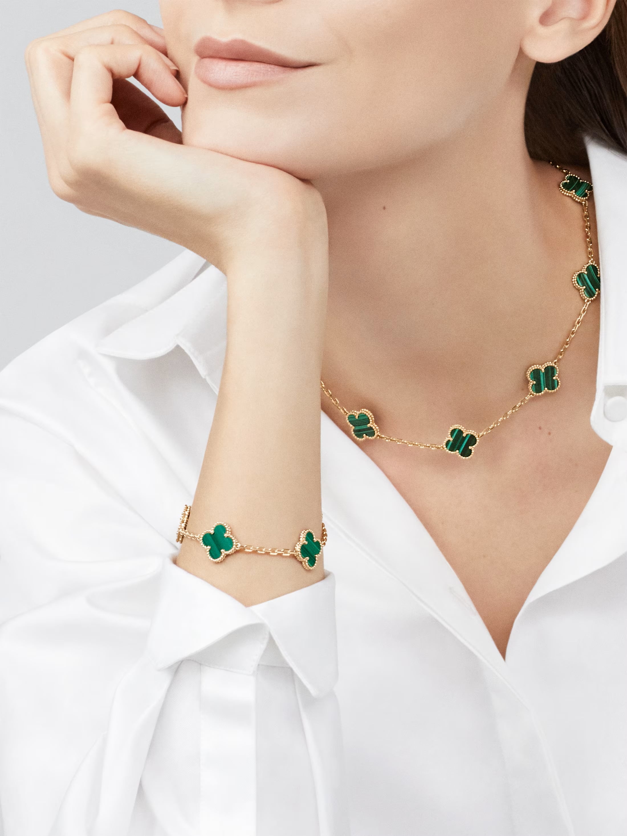 Vòng đeo tay cỏ 4 lá xanh Van Cleef Arpels Vintage Alhambra 5 Motifs Bracelet Yellow Gold Malachite VCARL80900 4