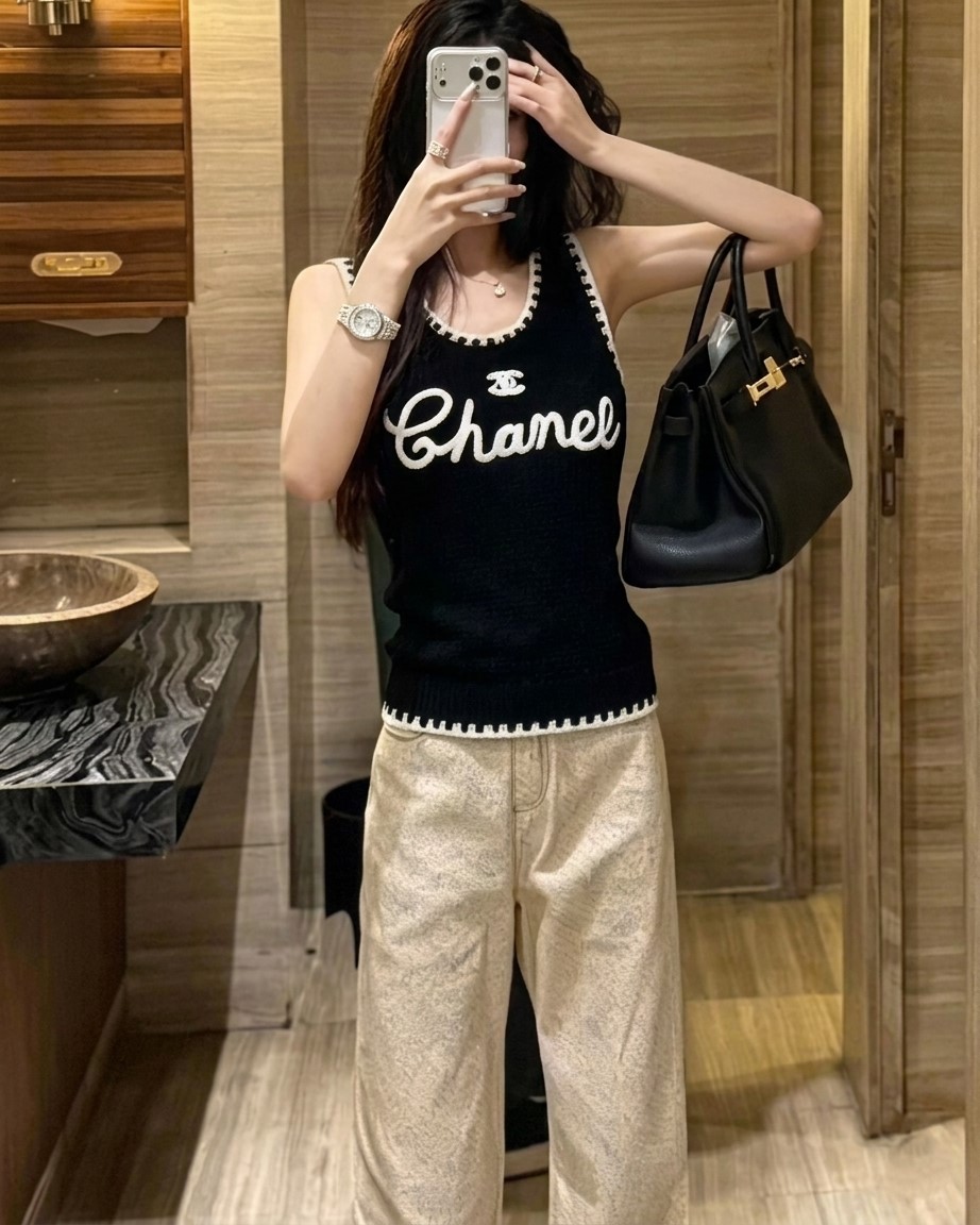 Áo ba lỗ đen viền trắng Chanel 4