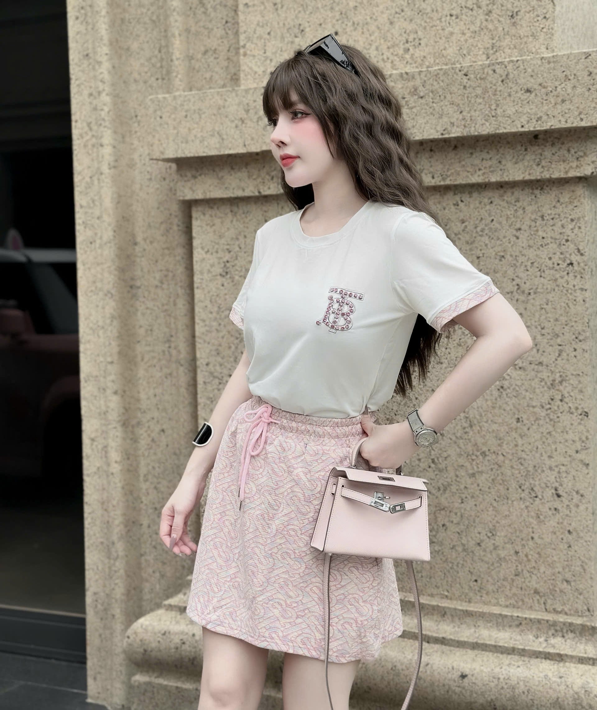 Set áo thun váy ngắn phối màu Burberry 3