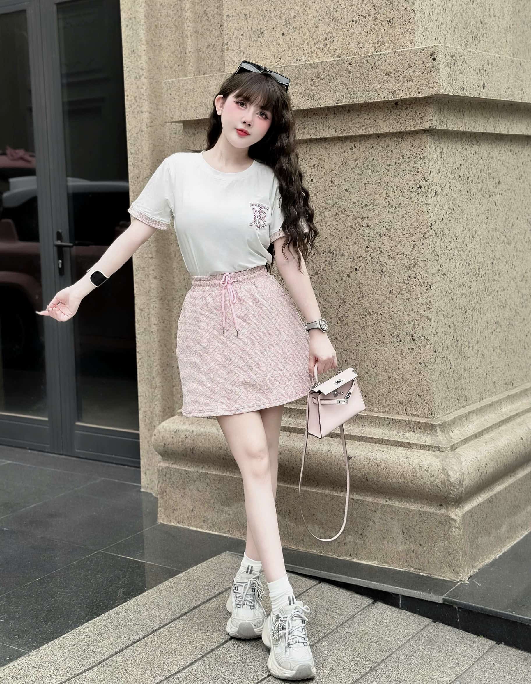 Set áo thun váy ngắn phối màu Burberry 6