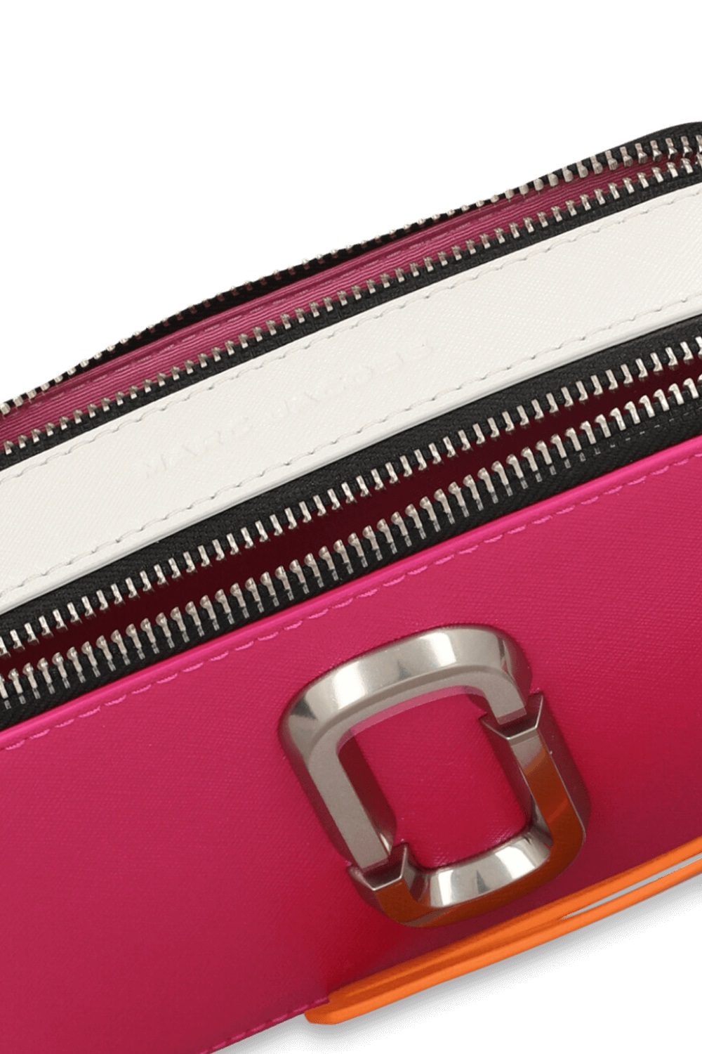 Túi đeo vai Marc Jacobs màu hồng The Snapshot Crossbody Bag In Hot Pink Multi 19