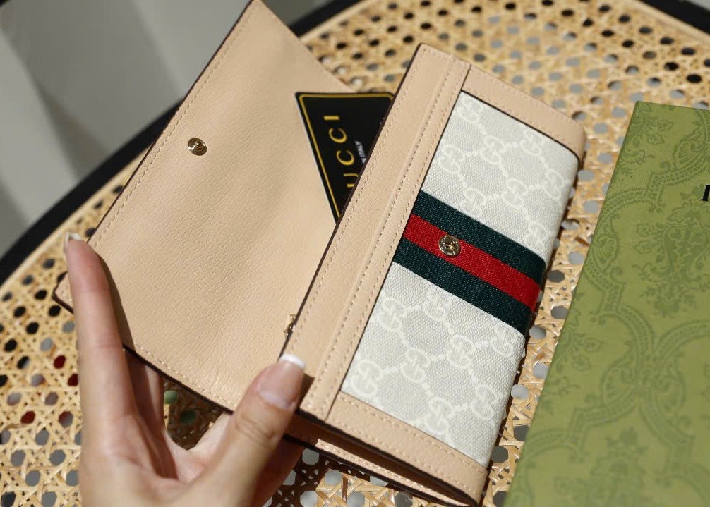VÍ NỮ DÀI GUCCI OPHIDIA GG CONTINENTAL WALLET WITH BEIGE AND WHITE GG SUPREME CANVAS 7