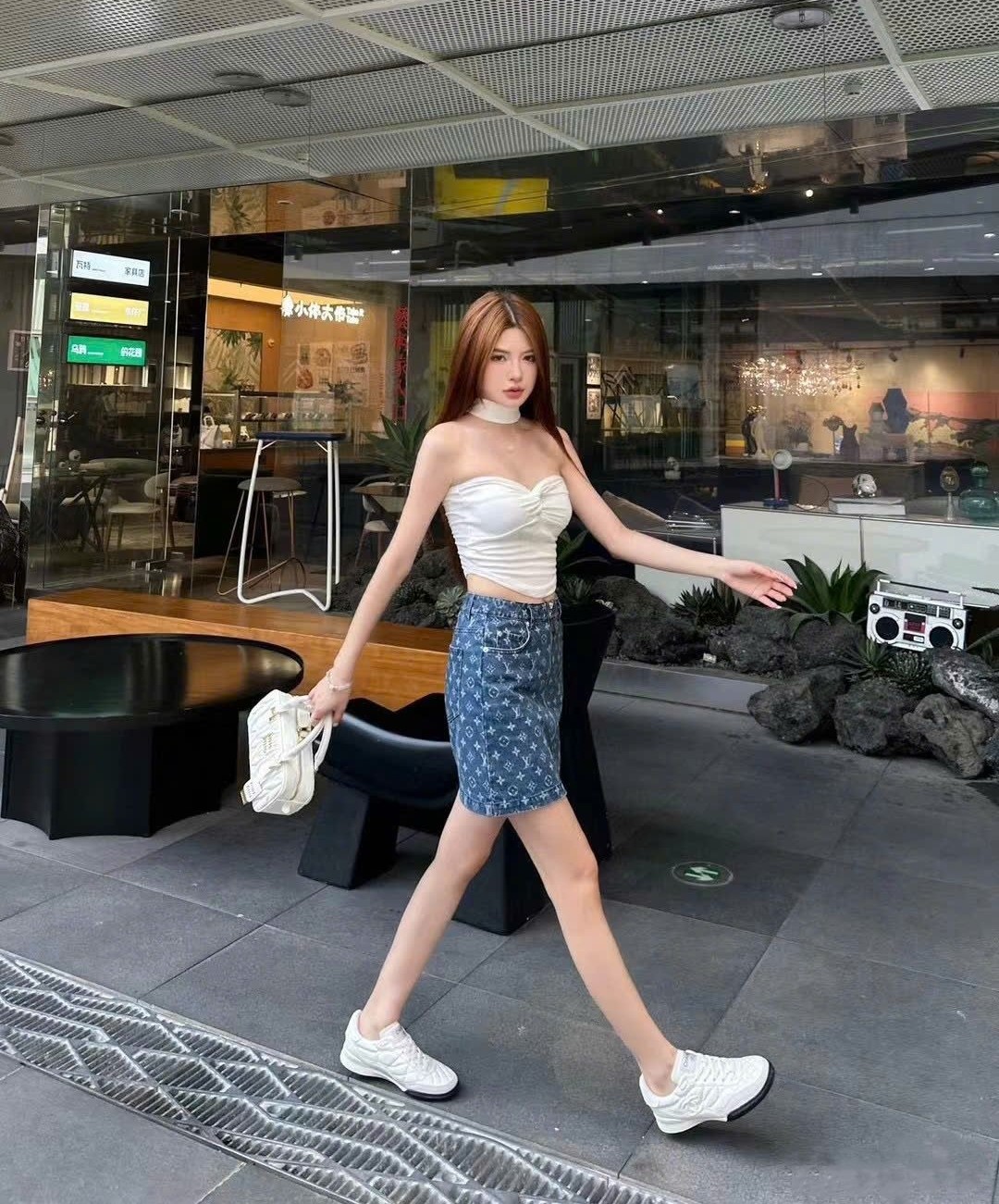 Chân váy ngắn jean LV 8